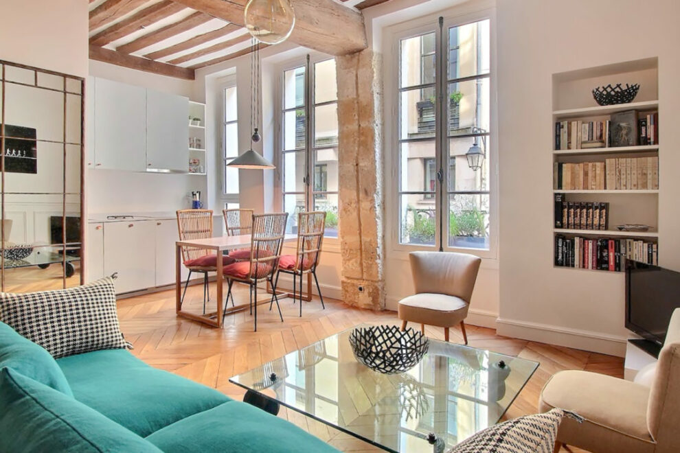 Apartment with air-conditioning