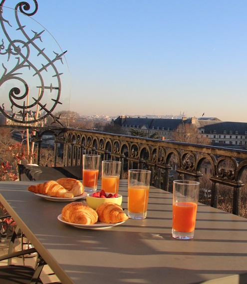 Apartment with a balcony or terrace