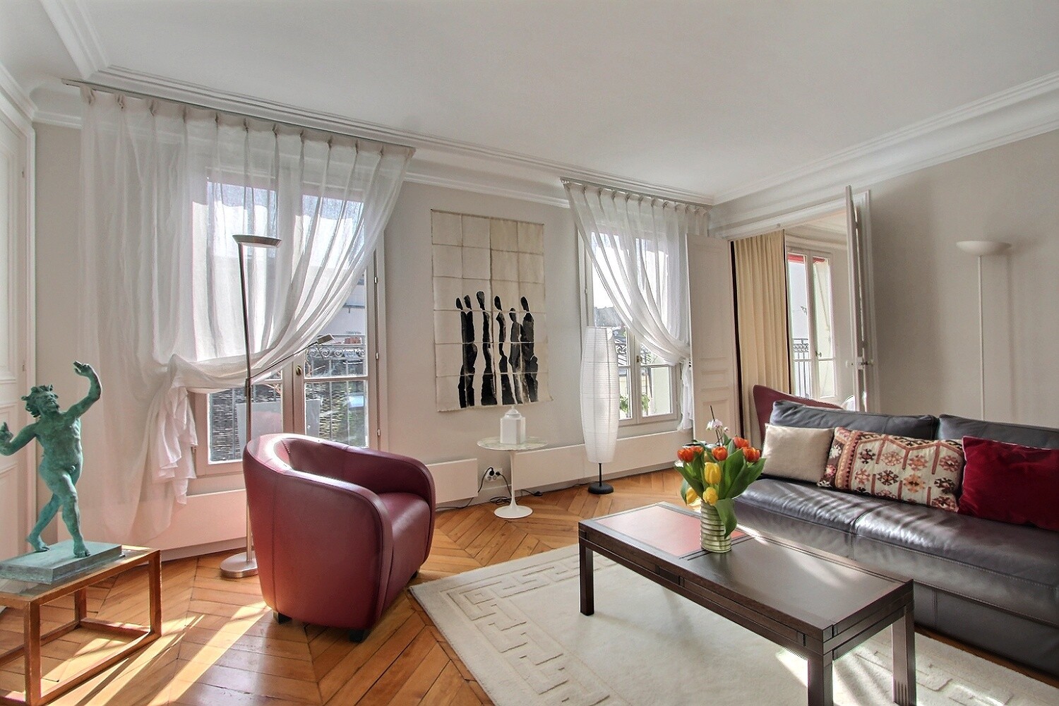 2-bedroom apartment with long balcony in Saint-Germain-des-Prés