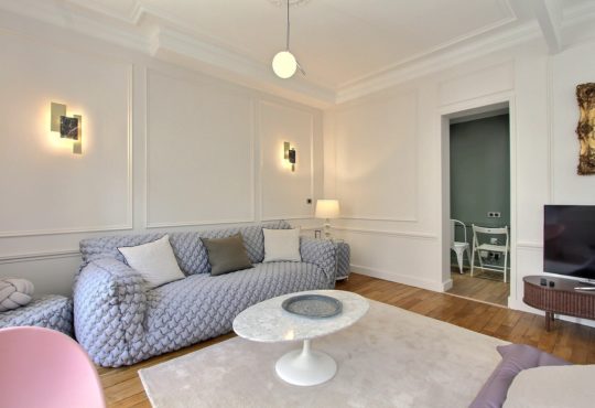 Large 3-bedroom close to the Eiffel Tower