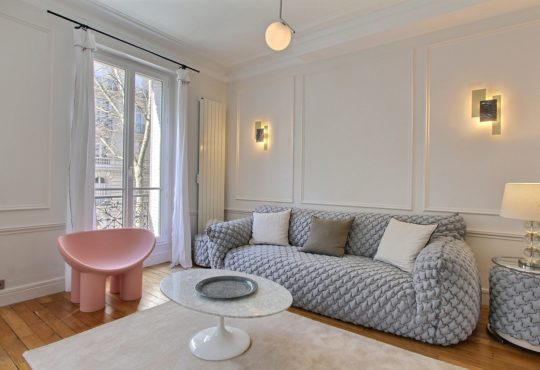 Large 3-bedroom close to the Eiffel Tower