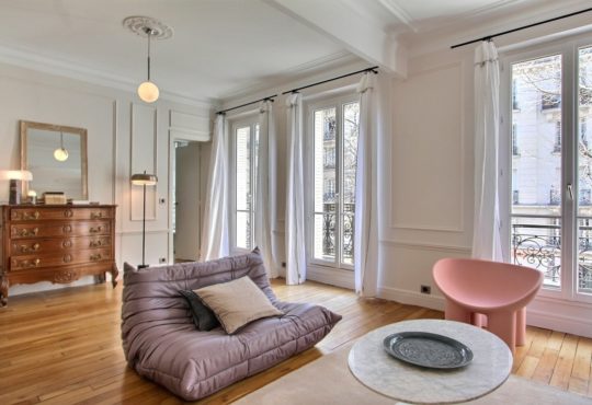 Furnished apartment Large 3-bedroom close to the Eiffel Tower