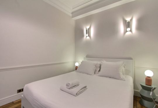 Large 3-bedroom close to the Eiffel Tower