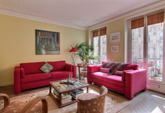 Haussmannian 2-bedroom in Saint-Germain-des-Prés