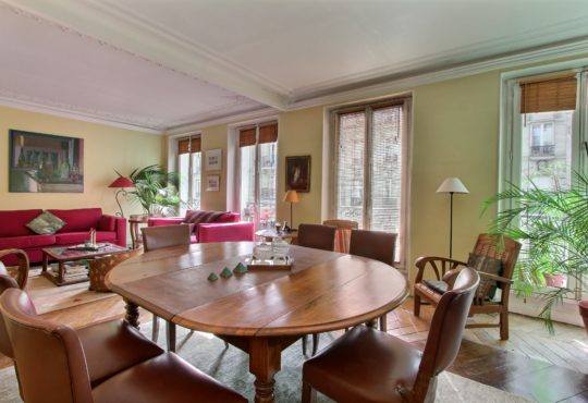 Haussmannian 2-bedroom in Saint-Germain-des-Prés