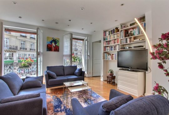 Furnished apartment 3-bedroom apartment near the Louvre