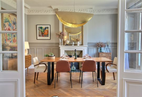 2-bedroom apartment in Saint-Germain with lovely views over the Parisian rooftops