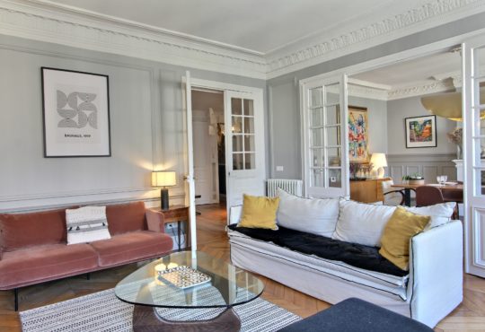 2-bedroom apartment in Saint-Germain with lovely views over the Parisian rooftops
