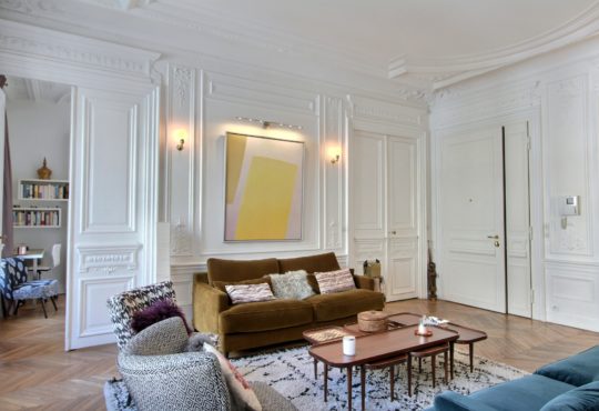 Traditional Parisian apartment, 2 bedrooms and 2 bathrooms, between the Panthéon and the Luxembourg Garden