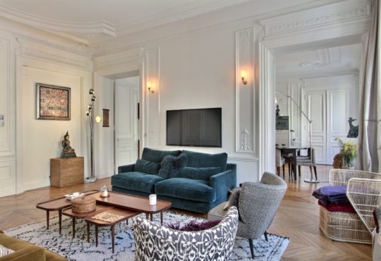 Traditional Parisian apartment, 2 bedrooms and 2 bathrooms, between the Panthéon and the Luxembourg Garden