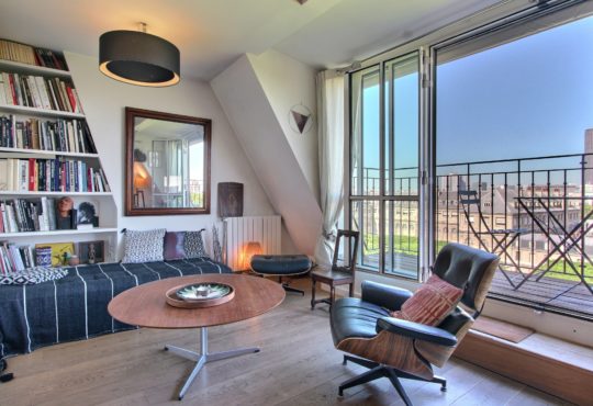 2 bedroom apartment with A/C, terrace and stunning view of Paris